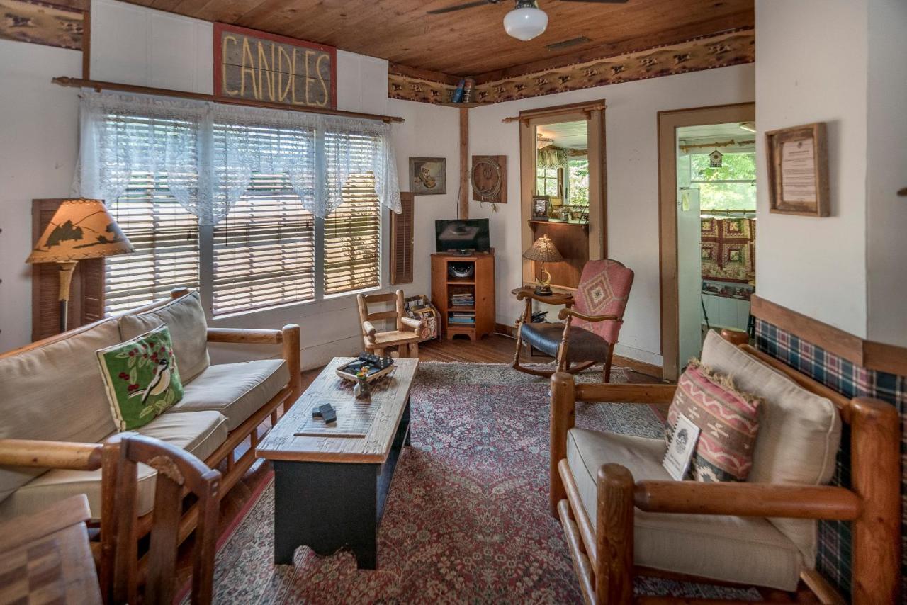 Country Woods Inn Glen Rose Eksteriør billede