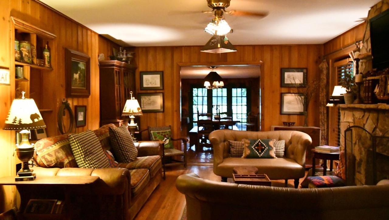 Country Woods Inn Glen Rose Eksteriør billede