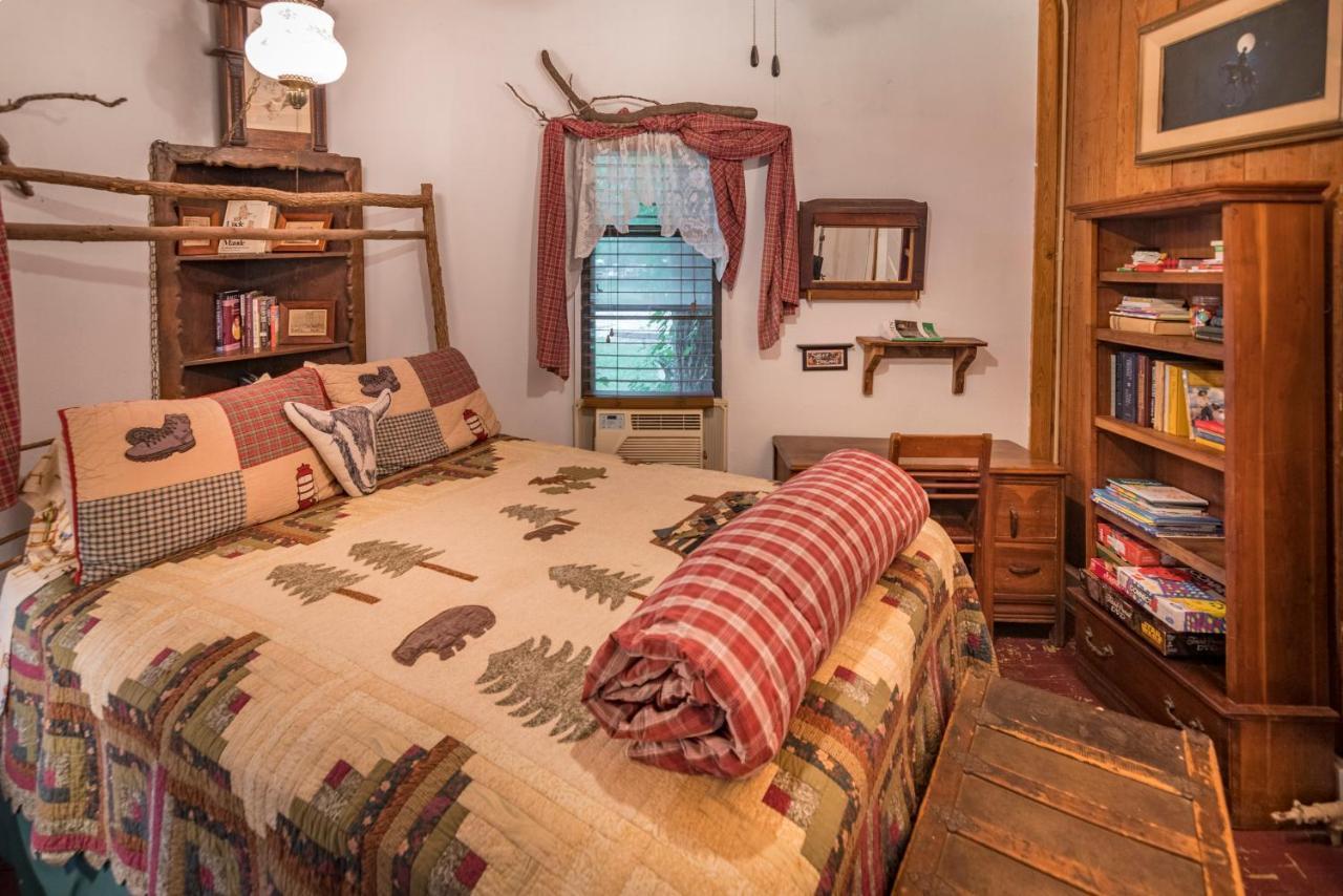 Country Woods Inn Glen Rose Eksteriør billede