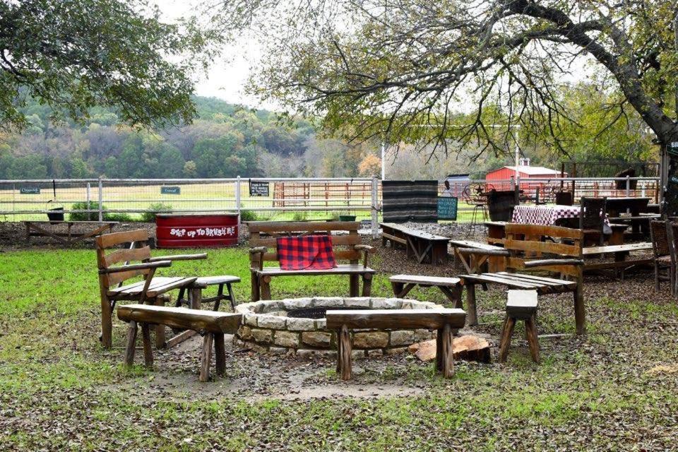 Country Woods Inn Glen Rose Eksteriør billede